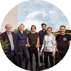 Foto Porträt der Familie Leusbrock im Garten